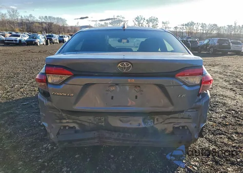 2021 Toyota Corolla Le z USA, uszkodzony, nr VIN 5YFEPMAE4MP227769